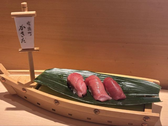 尽情享用高级寿司。在新宿“有楽町かきだ”享受全包式的主厨推荐套餐