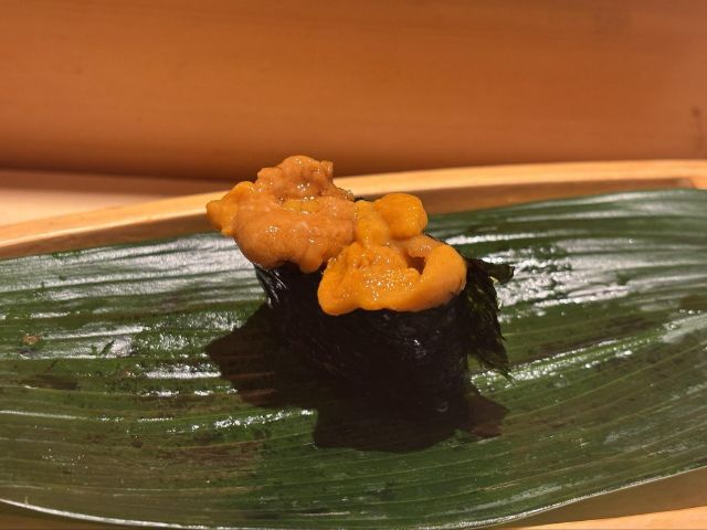 尽情享用高级寿司。在新宿“有楽町かきだ”享受全包式的主厨推荐套餐