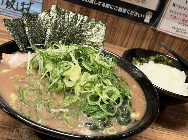 3. 注重桑拿与酒的搭配・ちゃんくろ推荐[横滨家系拉面 二代目武道家]/ 东京・中野