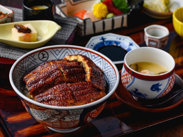 1. 炭烤 鳗富士 东京歌剧城店