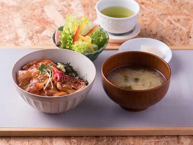 44. Ichijuissai Cafe