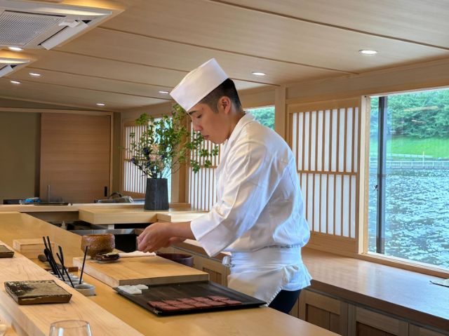 Yakatabune [Sushi Origami] – A Michelin One-Star Restaurant Supervised "8-Seat Limited" Tokyo Bay Onboard Sushi Experience