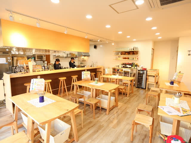 10 Tokyo Cafes and Restaurants with Wi-Fi