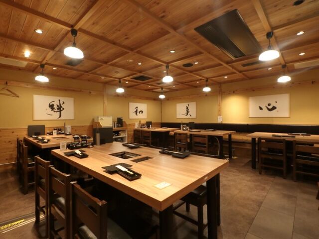 Yakiniku Nanatsuboshi Shinsaibashisuji Branch floor