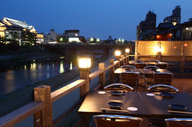 Top 10 Kyoto Restaurants Where You Can Enjoy a Meal Overlooking Riverbeds and Gardens