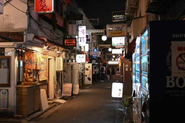 Exploring Golden Gai, where Shinjuku Nightlife Reveals Another Tokyo