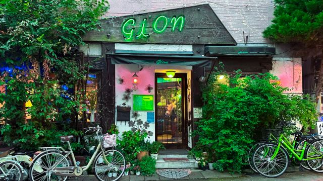 在东京的咖啡店体验传统的日本咖啡馆和咖啡厅