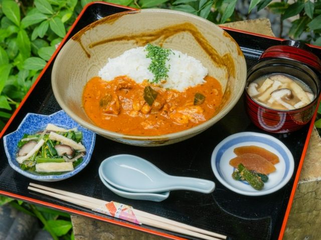 “奈良 大和肉鸡 吉野黄油鸡肉咖喱饭”