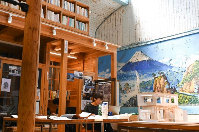 Community Cafe in a Renovated Sento - Rébon Kaisaiyu in Uguisudani