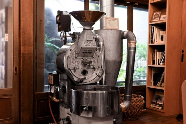 Community Cafe in a Renovated Sento - Rébon Kaisaiyu in Uguisudani