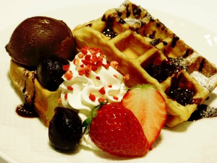 5. HATSUNEYA GARDEN CAFE