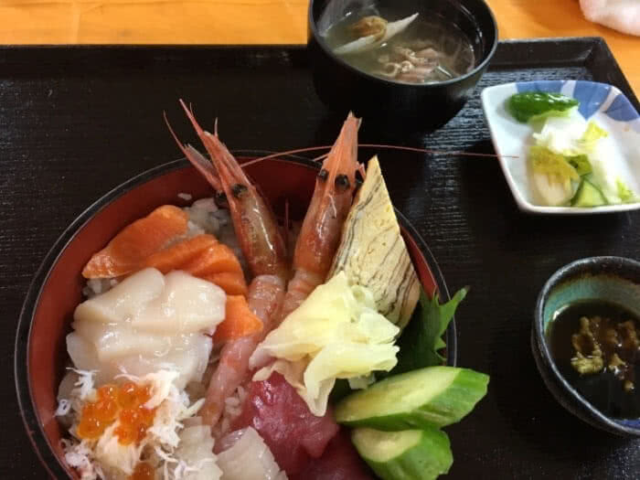 8.三角市場 滿腹亭