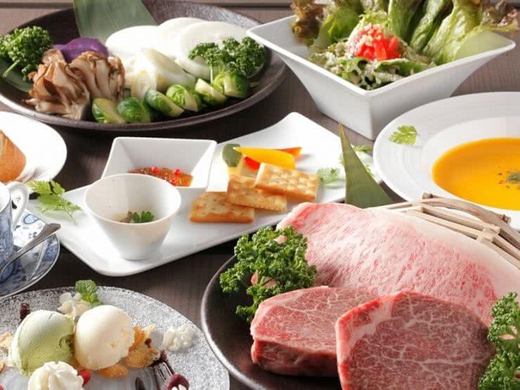 在三之宮享受三大美味和牛『神戶牛』！ 精選能在吧檯品嚐神戶牛牛排、陶醉在主廚精湛手藝的餐廳