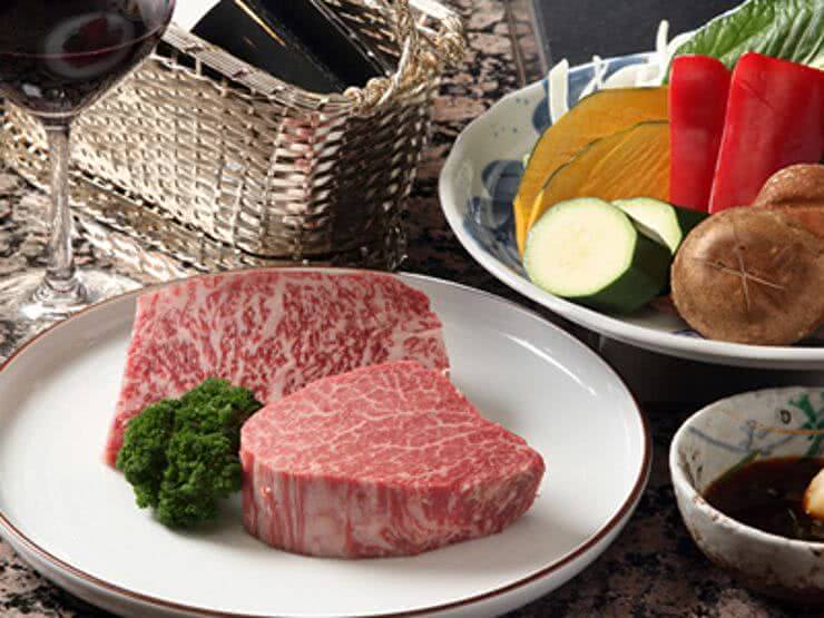 在三之宮享受三大美味和牛『神戶牛』！ 精選能在吧檯品嚐神戶牛牛排、陶醉在主廚精湛手藝的餐廳