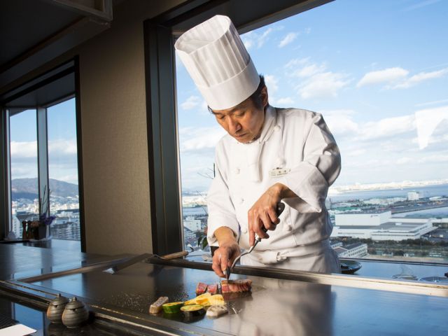 在三之宮享受三大美味和牛『神戶牛』！ 精選能在吧檯品嚐神戶牛牛排、陶醉在主廚精湛手藝的餐廳