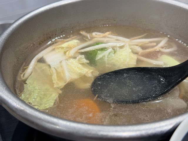 東京獨旅吃美食絕不能錯過的這間店！一人美味火鍋、壽喜燒必吃名店「一人涮涮鍋七代目松五郎 新宿東寶大樓店」