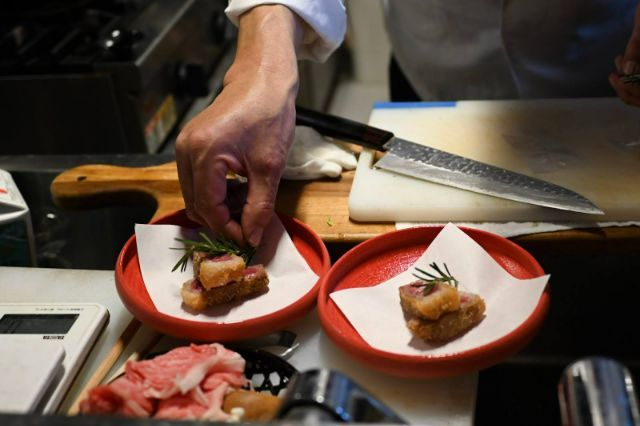 东京定制美食体验：在新桥炼品尝日本料理