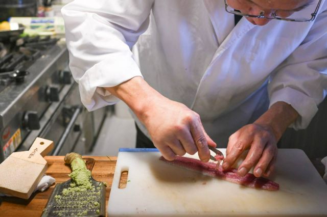 在东京新ばし煉尝试日本料理