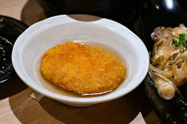 在居酒屋ちょいおでん新宿本店品尝鱧汤