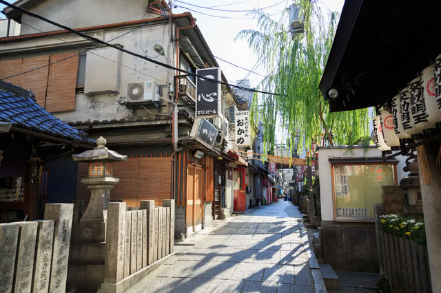 5.品嚐大阪名產美食・串炸（預計花費時間:約1小時）