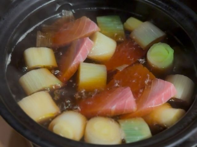 新橋的隱藏居酒屋[酒亭穂椋]沉醉於日本酒與江戶名物「蔥鮪鍋」