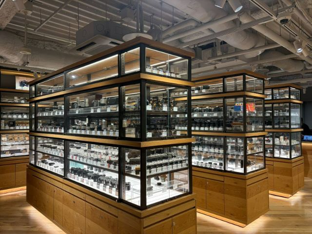 【新宿三丁目散策】從百年神社到都市溫泉，5 項推薦必訪景點與隱藏版美食地圖 | 東京