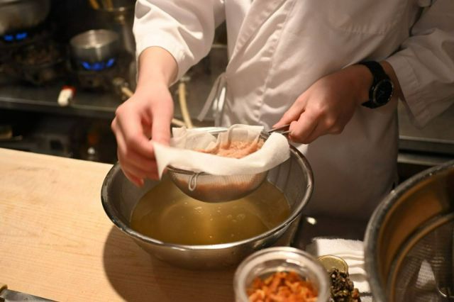 懐石与发酵的交汇之地：在麻布十番的隐秘餐厅「honda」中品尝充满探求心的和食与荞麦