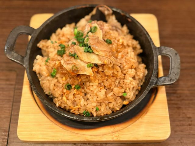 흑모와규에서 얻을 수 있는 희귀한 고급 소 혀 '흑탄'을 비교 시식! 도쿄 신주쿠 삼초메의 은신처[흑탄구이 육회 아오키]