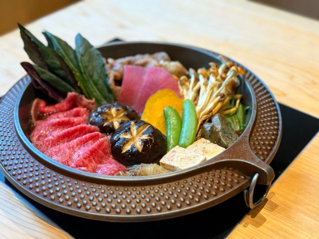 Tokyo Station Surrounding Gourmet｜Sukiyaki Twelve Heavens: Marunouchi Premium A5 Black Wagyu Sukiyaki Specialty Store