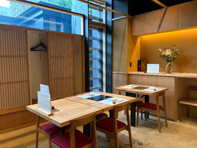 Tokyo Station Surrounding Gourmet｜Sukiyaki Twelve Heavens: Marunouchi Premium A5 Black Wagyu Sukiyaki Specialty Store