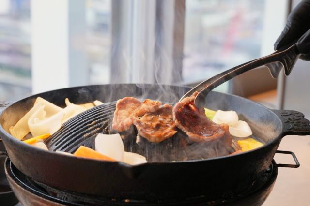 【新宿羊肉烧肉推荐】旭川成吉思汗 大黑屋 新宿站東口店:出站秒到!无腥味手切羊肉套餐超满足