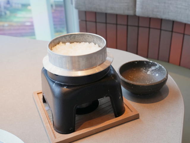 绿叶也很强:北海道产蔬菜与必加点「釜饭」