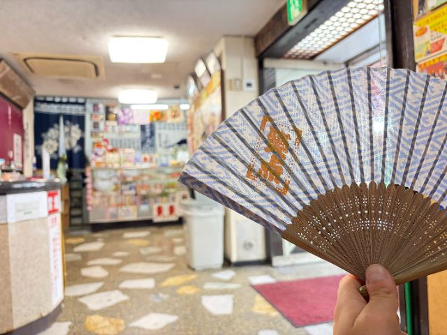 【淺草散策】不只有雷門!尋訪巷弄間 5 個深度景點:傳統劇場、職人道具街、昭和喫茶店、下町錢湯,與 3 家必吃嚴選餐廳