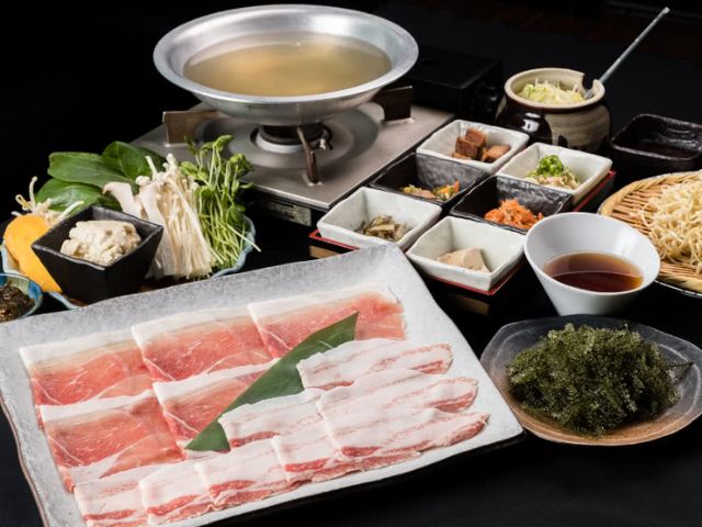 14. Ryukyu Tonya Kuroton (Makishi / Izakaya)