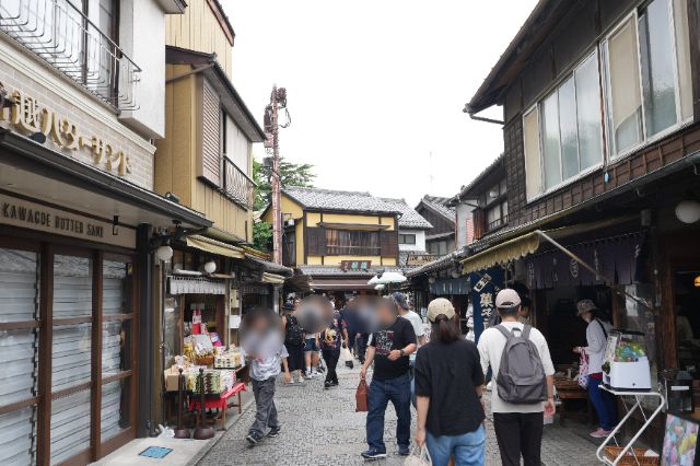 川越一日遊景點攻略｜東京近郊小江戶散步路線，冰川神社、時之鐘、菓子屋橫丁一次玩