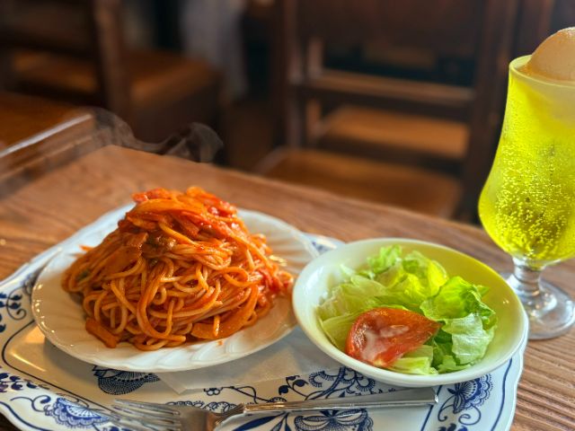 走進《古書食堂》的現實風景：探訪東京「最酷街區」神保町的書香與究極美味