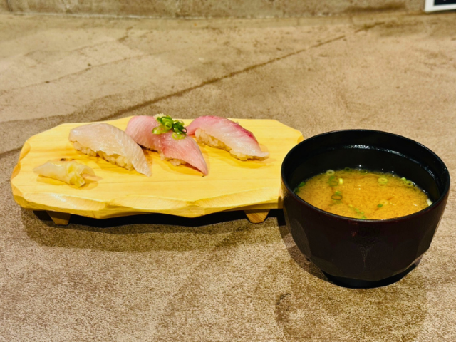 在东京品尝绝品北海道美食！在「寿司和炉端 すし山 新宿」享受精选海鲜和正宗和食
