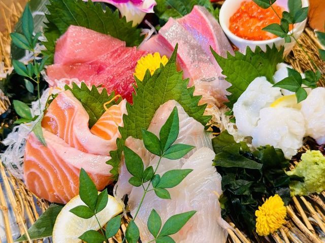 Beyond Sushi: Discover Robatayaki and Fresh Seafood in Nakano, Tokyo