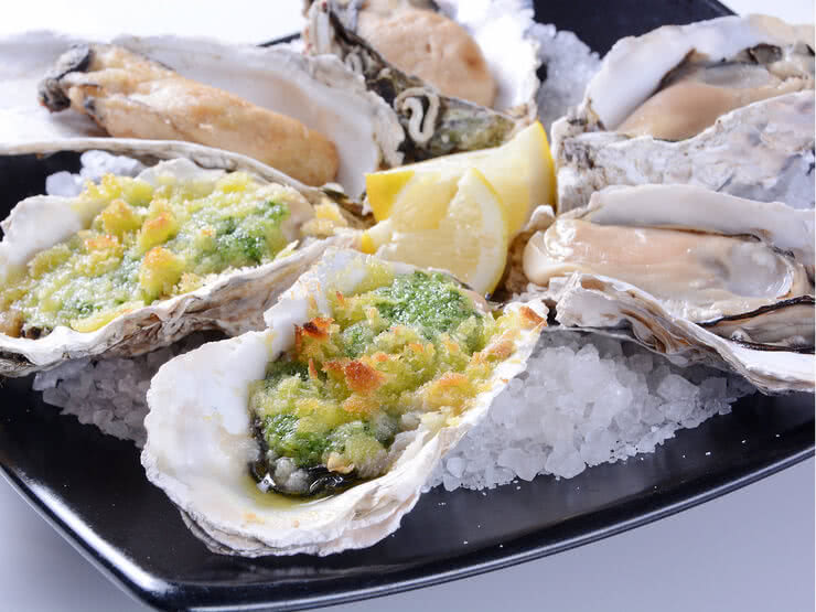 4.博多Station Oyster bar AMU Plaza博多店