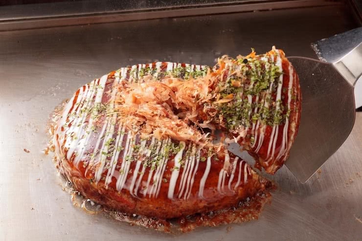 Top 10 Okonomiyaki and Monjayaki Restaurants in Tokyo Loved by Locals