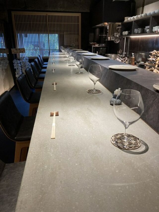 Sushi Etsu floor