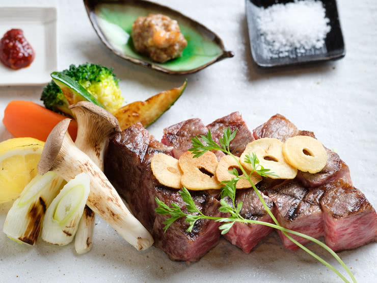 15.炭火牛排 坂井 京都三條（烏丸御池 / 鐵板燒）