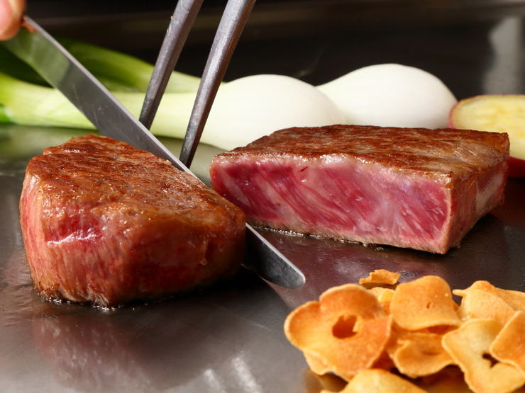 15 Delicious Steak Restaurants in Osaka