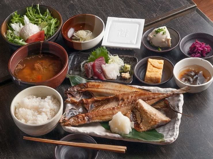 4.淺草食通街的 Himonoya（和食全部）