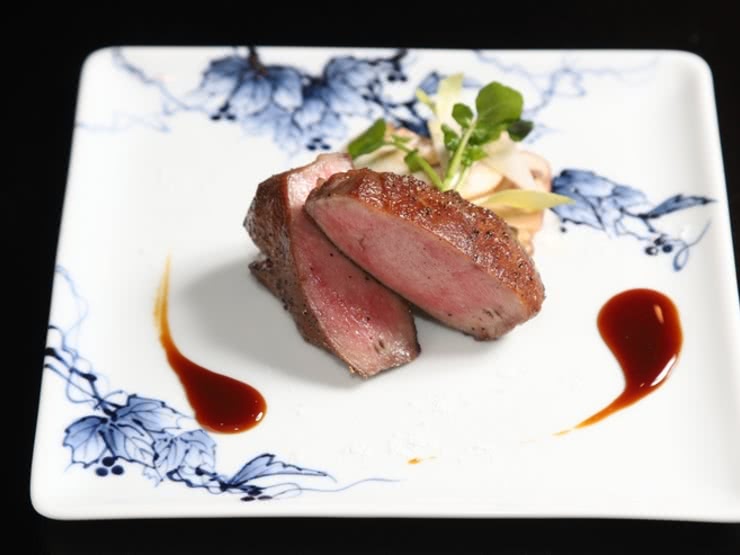 13.神戶牛 牛排割烹 雪月花 炭火燒(牛排・漢堡肉・咖哩)