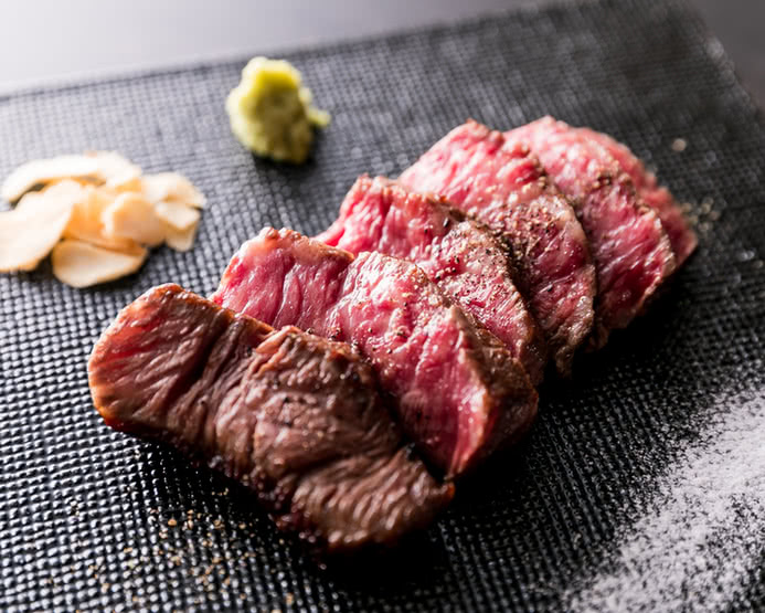 3.炭火×鐵板燒URAROJI（茅場町 / 洋食總匯）