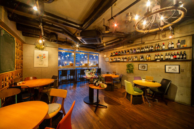 炭燒雞和紅酒 Ajito floor