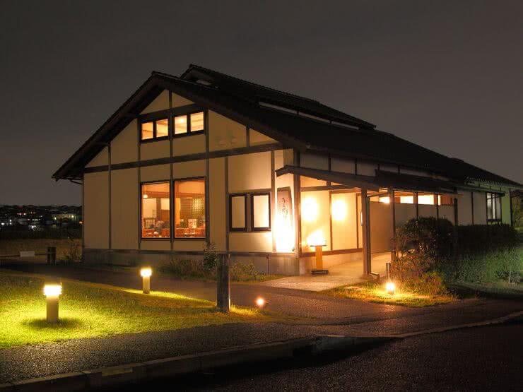 Must-Go Restaurants for a Date in Kamakura