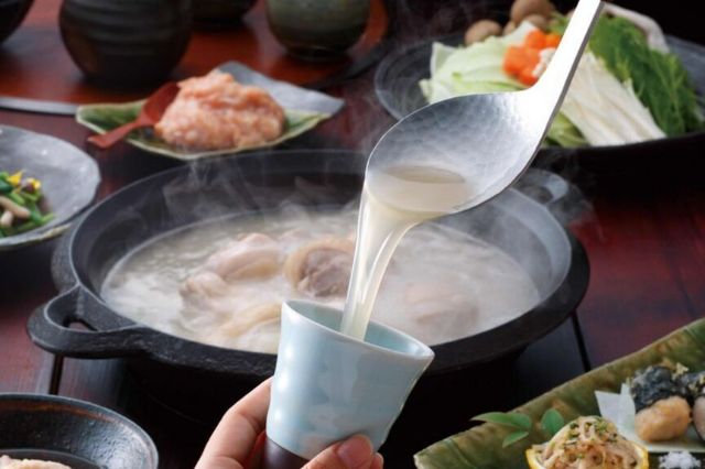 7. Mizutaki Ryotei Hakata Hanamidori Tenjin Branch