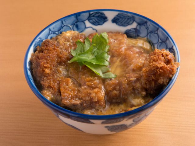 15 Recommended Restaurants Where You Can Try Specialties of Fukuoka